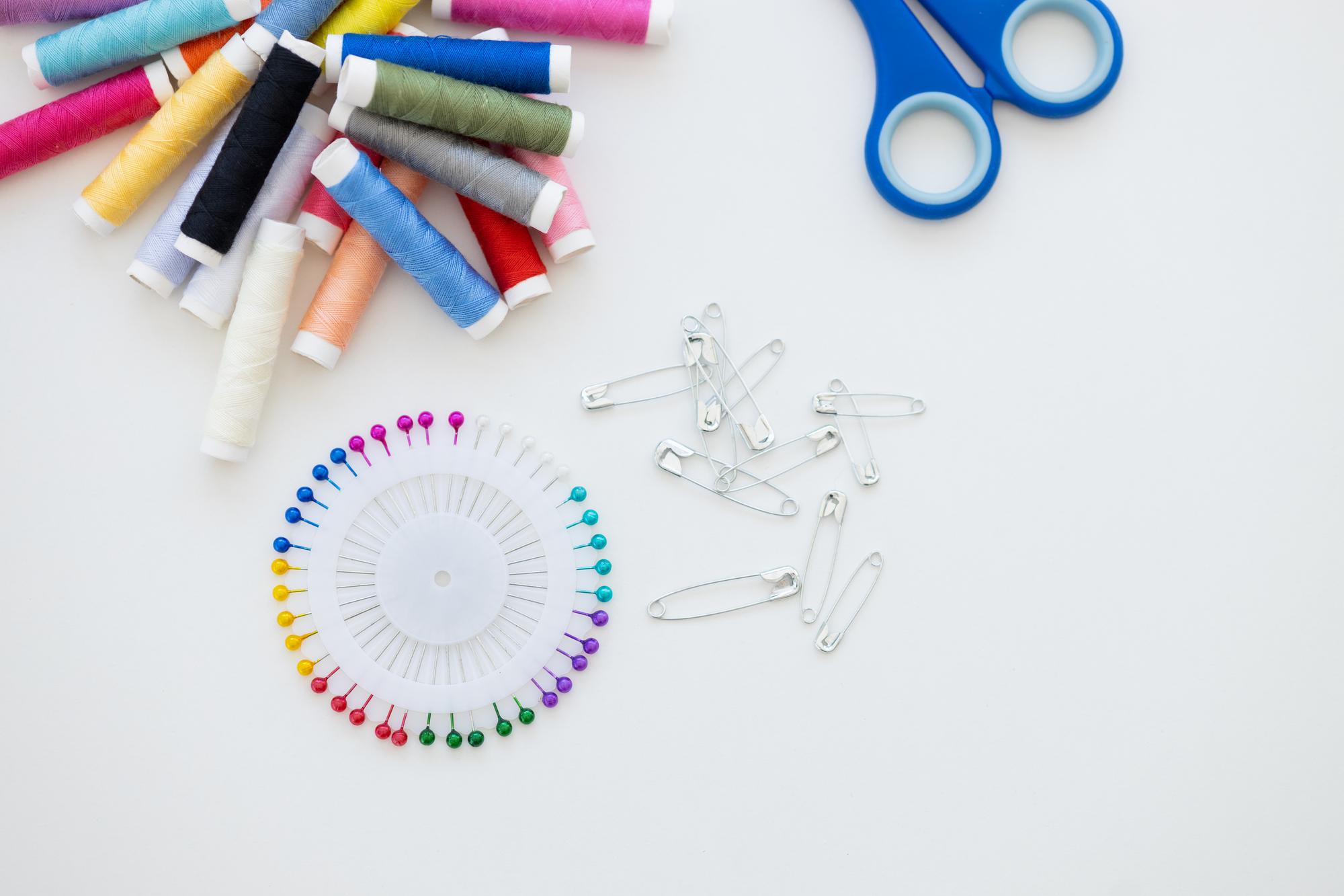 Kit corso ricamo con materiali e dispensa